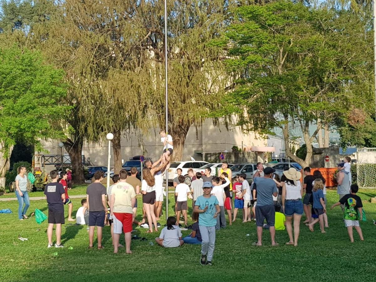 לארח, זה בטבע שלנו * Kfar Blum